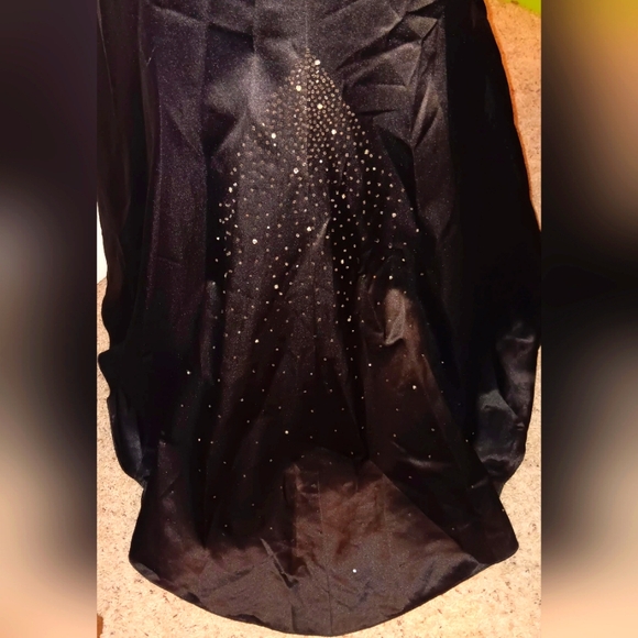 Morgan and Co. Formal Dress 3/4 - Picture 4 of 7